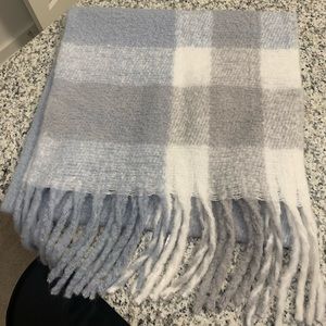 Light blue, gray and white scarf
